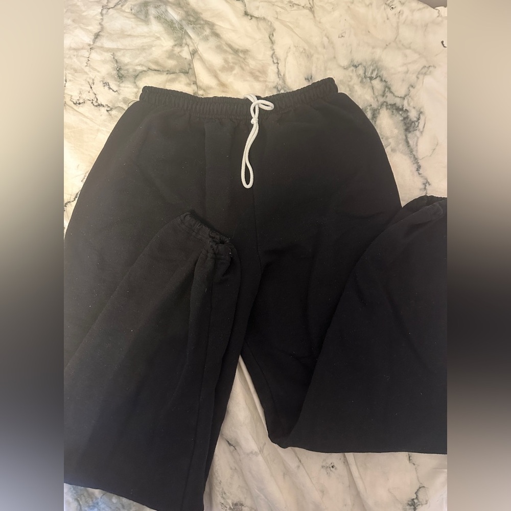 Gildan Black Fleece Joggers with White Drawstring